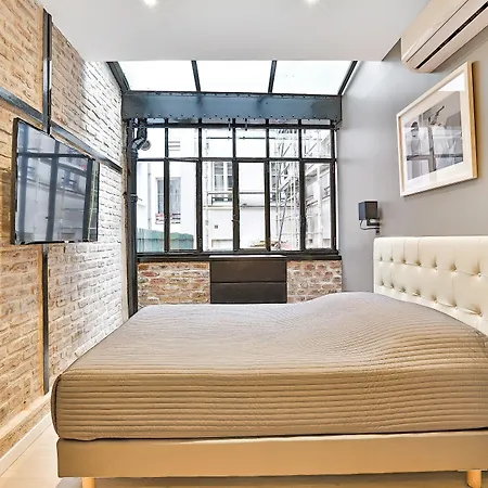 Blue Nights 108 파리